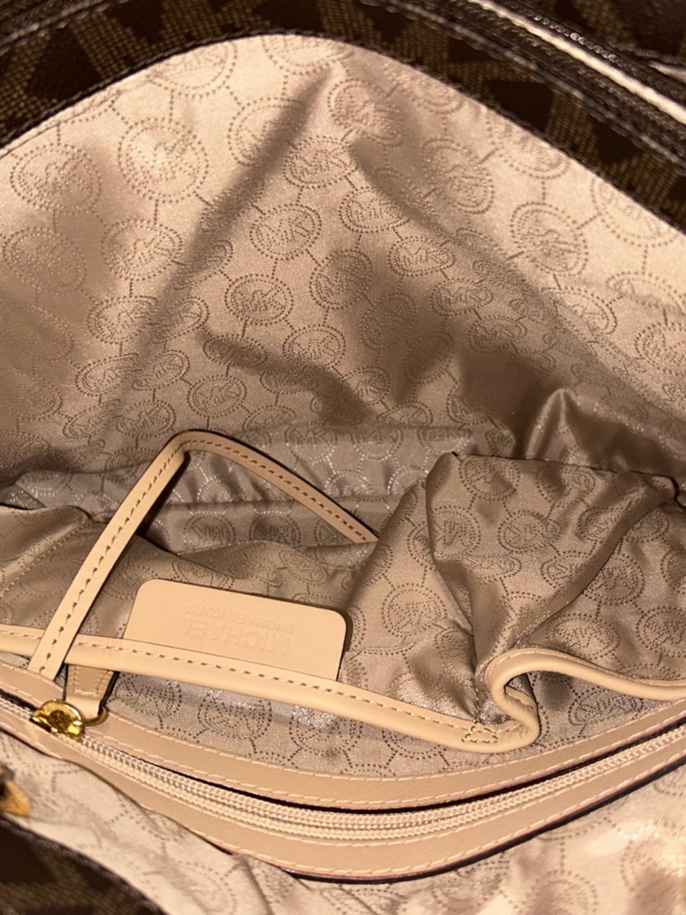 Michael Kors Brown Signature Jet Set Tote - Picture 10 of 16